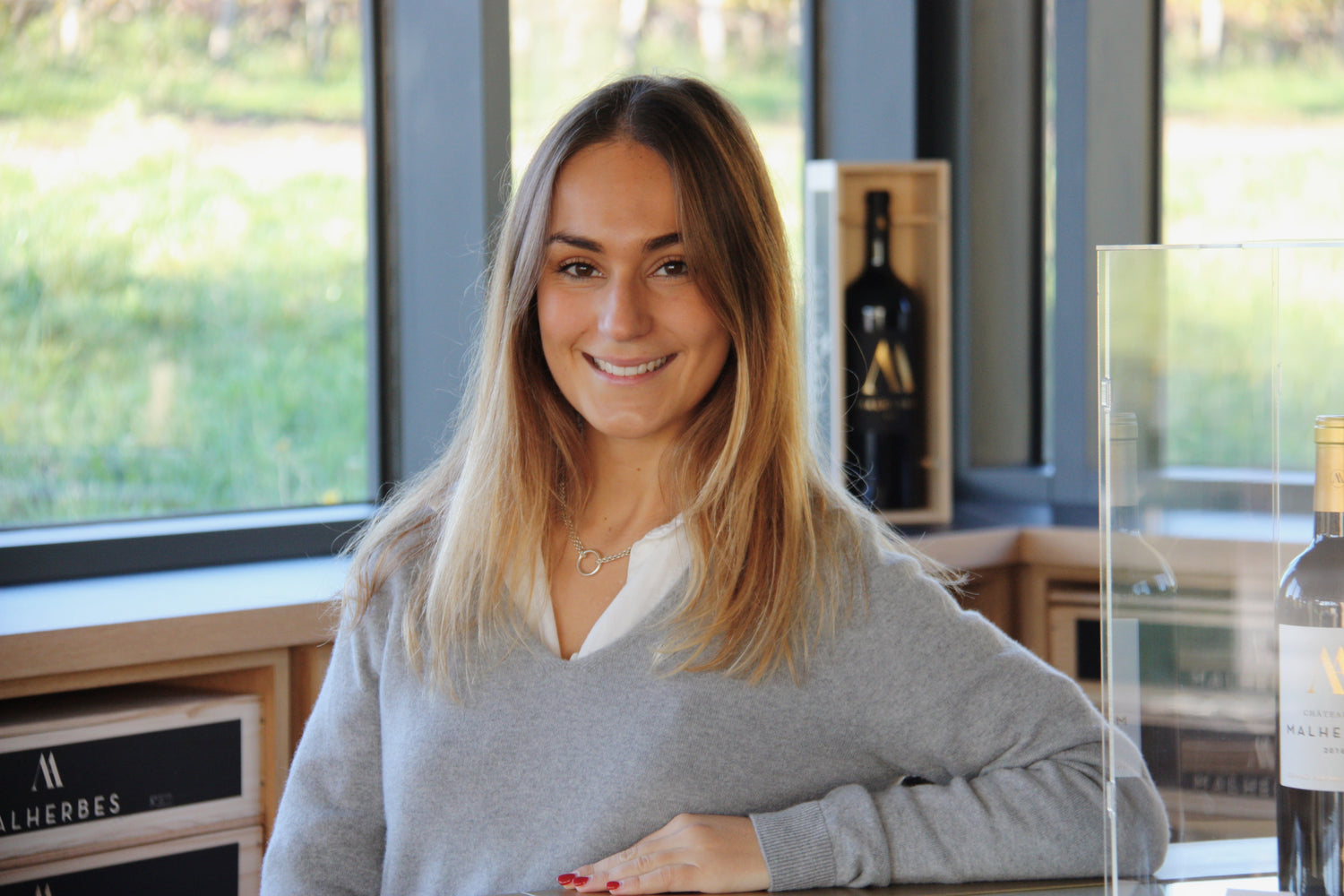 Chloé Falgueyret Responsable Oenotourisme et Événementiel, guide des visites oenotouristiques